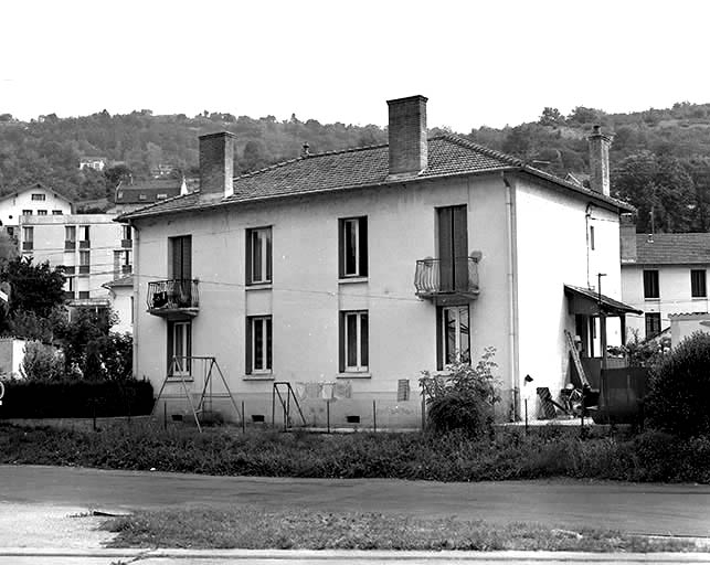 Façade postérieure d'une maison de type IIIb (3, cité Rhodiacéta). © Yves Sancey / Région Bourgogne-Franche-Comté, Inventaire du patrimoine - 1992