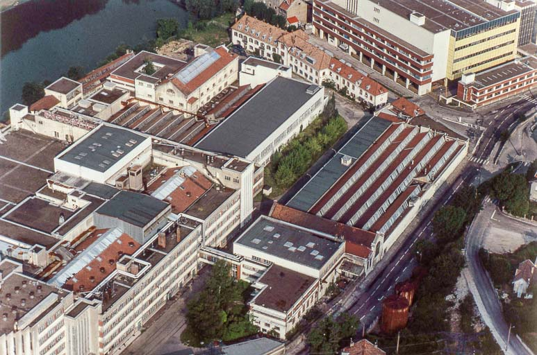 Vue aérienne de la partie occidentale de l'usine A. © Jean-Pierre Bévalot / Région Bourgogne-Franche-Comté, Inventaire du patrimoine - 1992