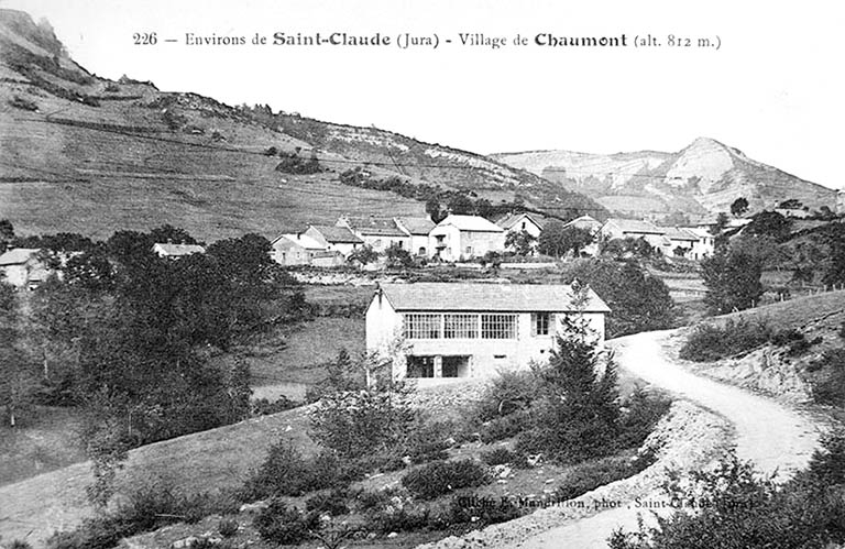 Environs de Saint-Claude (Jura) - Village de Chaumont (alt. 812 m.). © Jérôme  Mongreville (reproduction), E. Mandrillon / Région Bourgogne-Franche-Comté, Inventaire du patrimoine - 1992