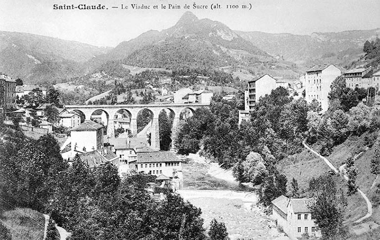 Saint-Claude.- Le Viaduc et le Pain de Sucre (alt. 1100 m.). © Jérôme  Mongreville (reproduction) / Région Bourgogne-Franche-Comté, Inventaire du patrimoine - 1992