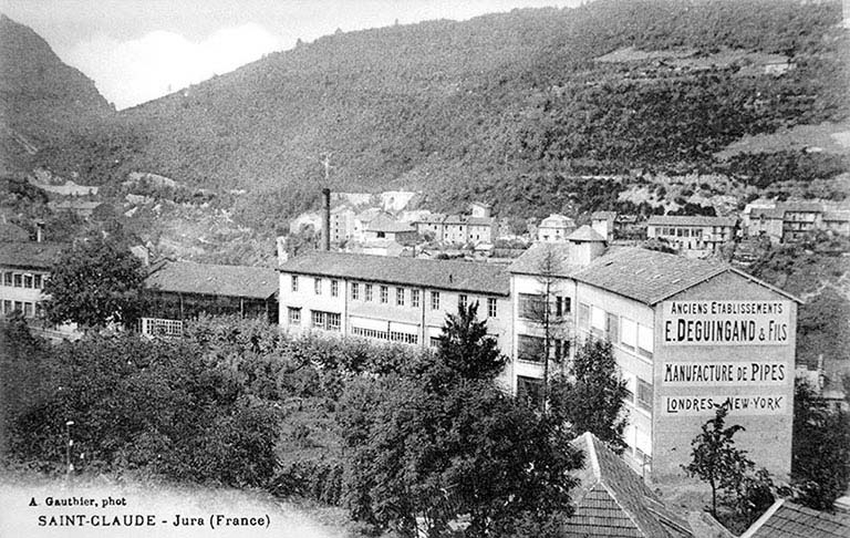 Saint-Claude - Jura (France) [vue d'ensemble de l'usine depuis l'est]. © Jérôme  Mongreville (reproduction), A. Gauthier / Région Bourgogne-Franche-Comté, Inventaire du patrimoine - 1992