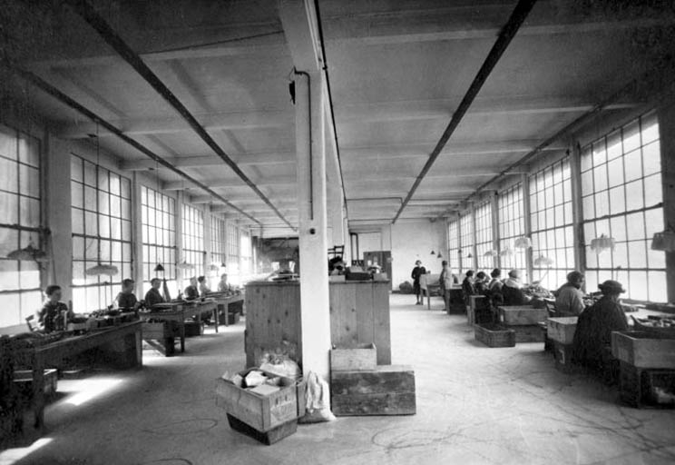 Mise en couleur, masticage et choix (1er étage), en 1926. © Jérôme  Mongreville (reproduction) / Région Bourgogne-Franche-Comté, Inventaire du patrimoine - 1992