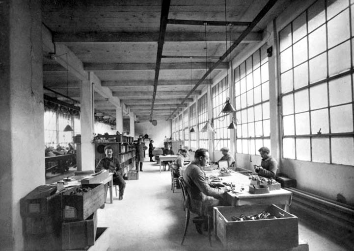 Triage ou tubage des pipes, en 1926. © Jérôme  Mongreville (reproduction) / Région Bourgogne-Franche-Comté, Inventaire du patrimoine - 1992