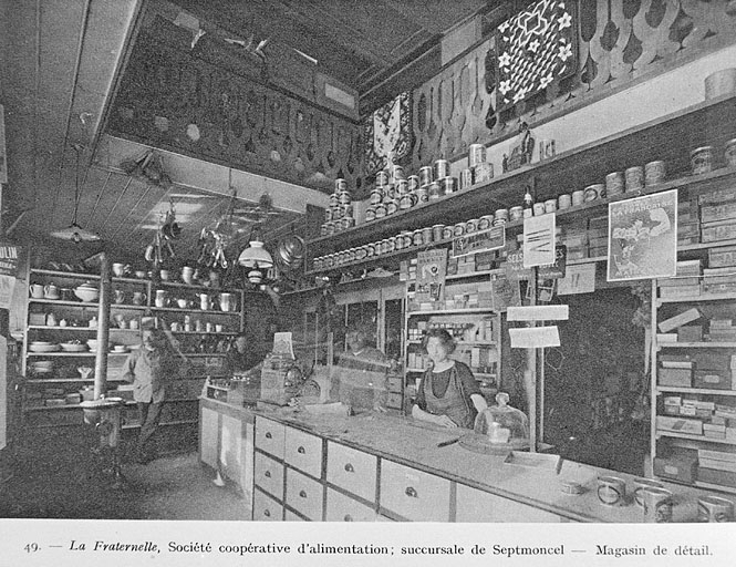 La Fraternelle, Société coopérative d'alimentation ; succursale de Septmoncel - Magasin de détail. © Jérôme  Mongreville (reproduction) / Région Bourgogne-Franche-Comté, Inventaire du patrimoine - 1992