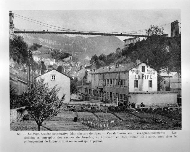 La Pipe, Société coopérative. Manufacture de pipes - Vue de l'usine avant ses agrandissements, s.d. [vers 1922]. © Jérôme  Mongreville (reproduction) / Région Bourgogne-Franche-Comté, Inventaire du patrimoine - 1992