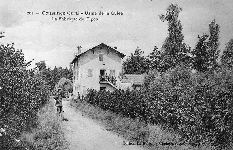 Cousance (Jura) - Usine de la Culée. La Fabrique de Pipes. © Jérôme  Mongreville (reproduction), B.F. / Région Bourgogne-Franche-Comté, Inventaire du patrimoine - 1992 Cousance (Jura) - Usine de la Culée. La Fabrique de Pipes. © Jérôme  Mongreville (reproduction), B.F. / Région Bourgogne-Franche-Comté, Inventaire du patrimoine - 1992