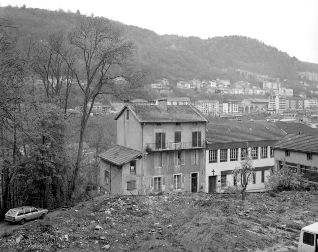 Vue d'ensemble de la façade antérieure. © Jérôme Mongreville / Région Bourgogne-Franche-Comté, Inventaire du patrimoine - 1992