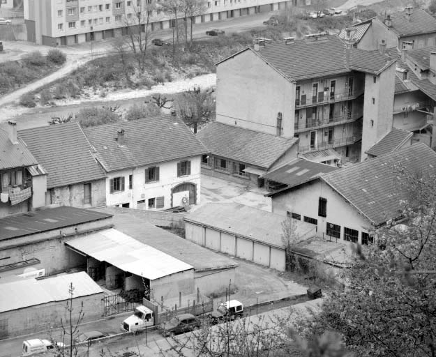 Logement, bureau et atelier de fabrication depuis le sud-est. © Jérôme Mongreville / Région Bourgogne-Franche-Comté, Inventaire du patrimoine - 1992