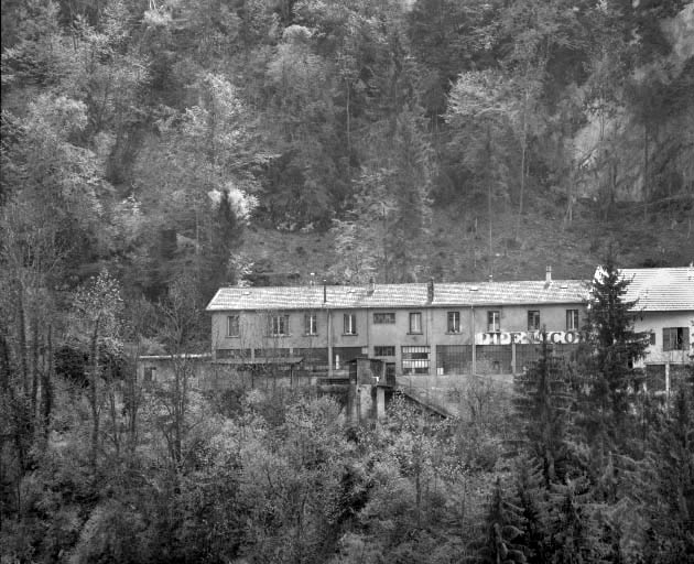 Façade postérieure. © Jérôme Mongreville / Région Bourgogne-Franche-Comté, Inventaire du patrimoine - 1992