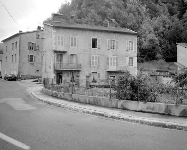 Logement patronal, chemin de la Combe du Marais. © Jérôme Mongreville / Région Bourgogne-Franche-Comté, Inventaire du patrimoine - 1992