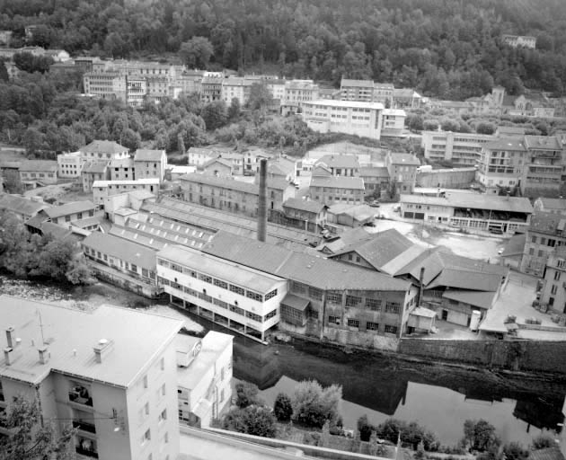 Vue d'ensemble plongeante depuis le nord-ouest. © Jérôme Mongreville / Région Bourgogne-Franche-Comté, Inventaire du patrimoine - 1992
