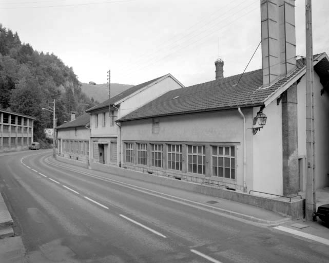 Façade antérieure des ateliers de fabrication. © Jérôme Mongreville / Région Bourgogne-Franche-Comté, Inventaire du patrimoine - 1992