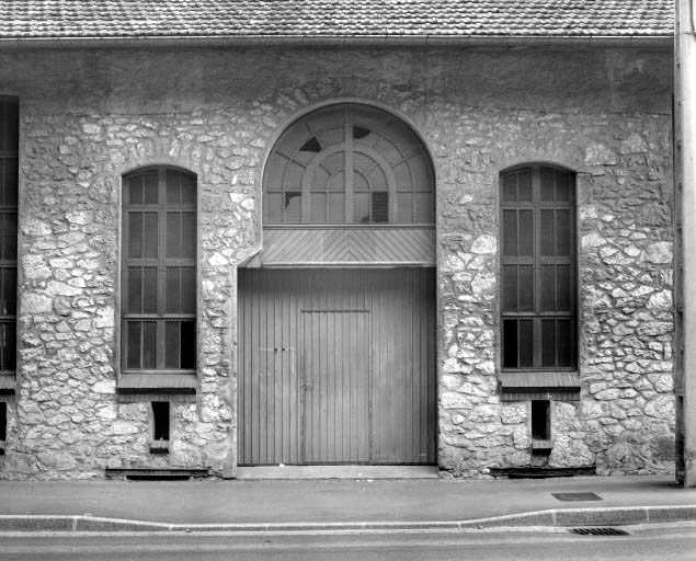 Entrée du séchoir à ébauchons. © Jérôme Mongreville / Région Bourgogne-Franche-Comté, Inventaire du patrimoine - 1992