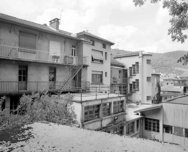Façade postérieure. © Jérôme Mongreville / Région Bourgogne-Franche-Comté, Inventaire du patrimoine - 1992
