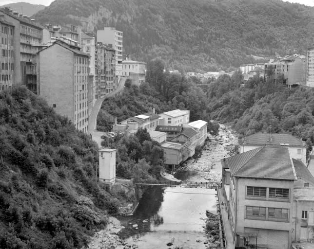 Vue plongeante depuis le nord. © Jérôme Mongreville / Région Bourgogne-Franche-Comté, Inventaire du patrimoine - 1992