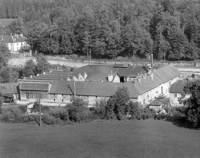 Vue d'ensemble depuis l'ouest. © Yves Sancey / Région Bourgogne-Franche-Comté, Inventaire du patrimoine - 1992