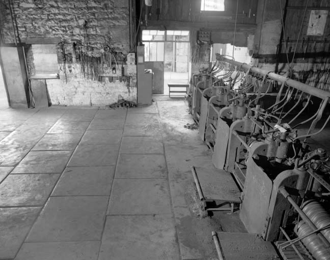 Sol du laminoir : pavage métallique. © Yves Sancey / Région Bourgogne-Franche-Comté, Inventaire du patrimoine - 1992