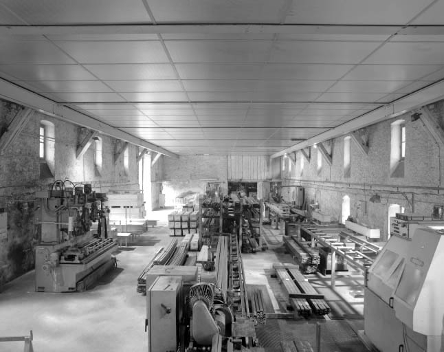 Intérieur de l'atelier de parachèvement. © Yves Sancey / Région Bourgogne-Franche-Comté, Inventaire du patrimoine - 1992