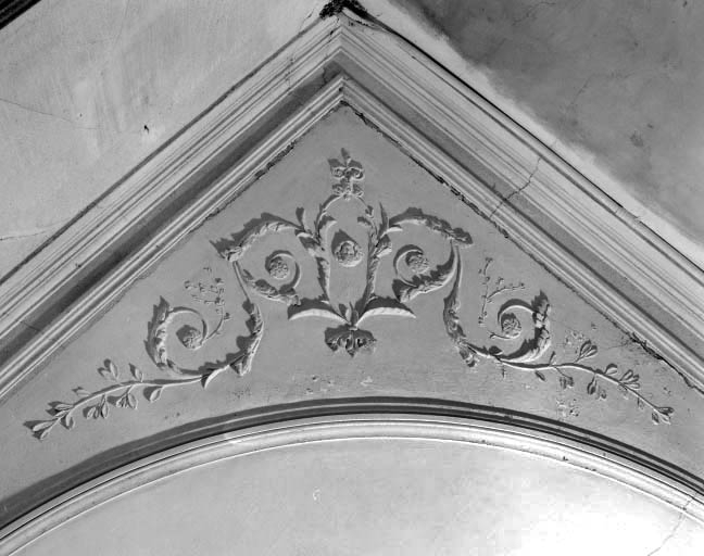 Intérieur de l'habitation : détail du décor du plafond de la cage d'escalier principale. © Yves Sancey / Région Bourgogne-Franche-Comté, Inventaire du patrimoine - 1992