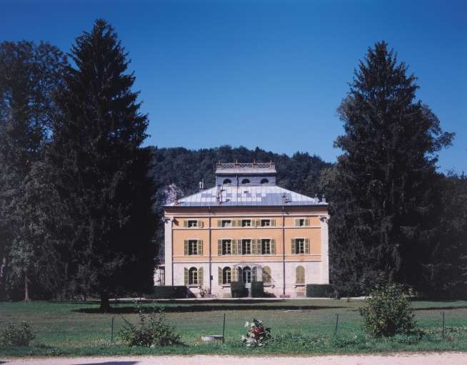 Vue de la façade est depuis le parc. © Yves Sancey / Région Bourgogne-Franche-Comté, Inventaire du patrimoine - 1992
