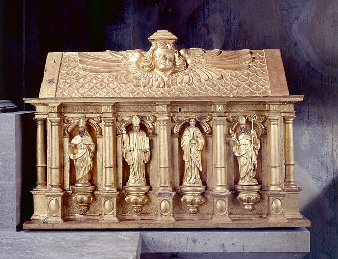Châsse de droite, vue d'ensemble de face. © Jérôme Mongreville / Région Bourgogne-Franche-Comté, Inventaire du patrimoine - 1992