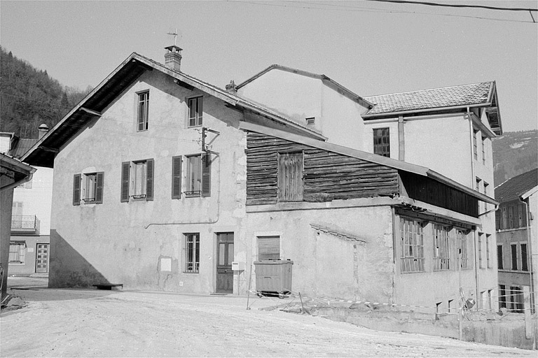 Minoterie, logements et atelier désaffecté. © Laurent Poupard / Région Bourgogne-Franche-Comté, Inventaire du patrimoine - 1992