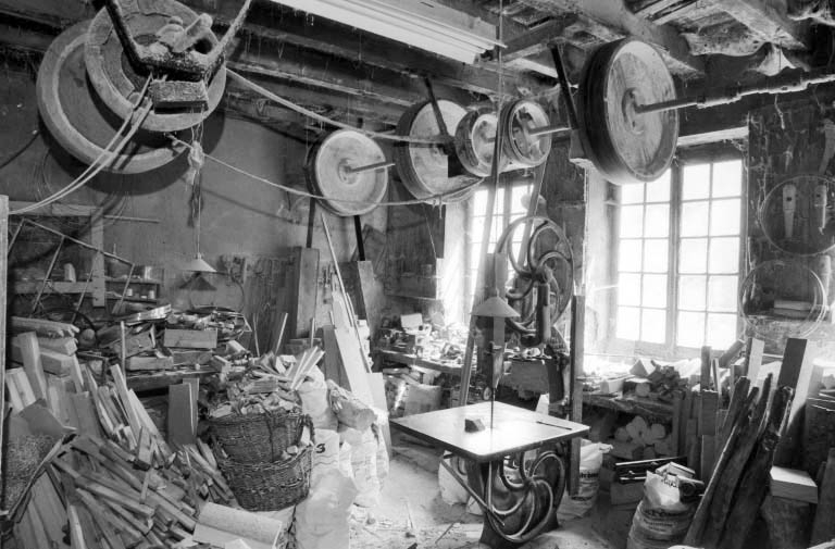 Intérieur de l'atelier de tournerie. © Laurent Poupard / Région Bourgogne-Franche-Comté, Inventaire du patrimoine - 1992