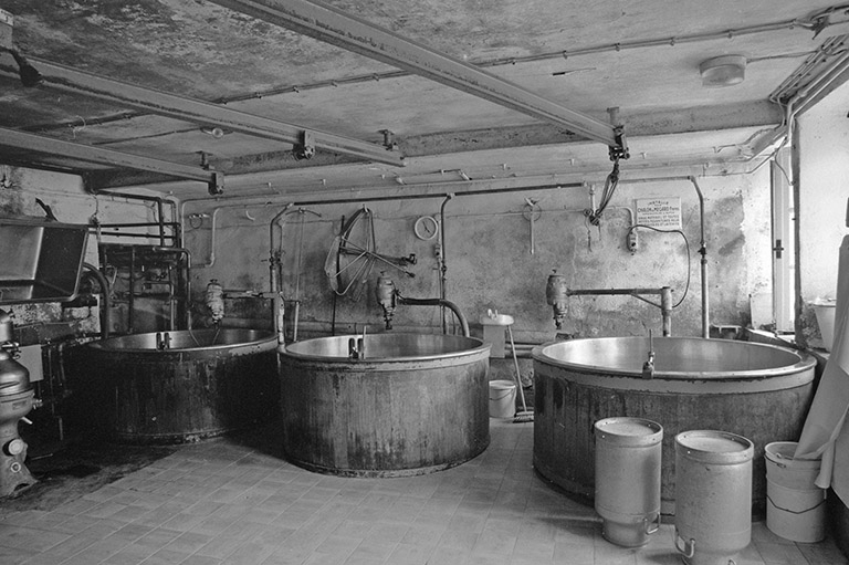 Atelier de fabrication ouest. © Laurent Poupard / Région Bourgogne-Franche-Comté, Inventaire du patrimoine - 1992