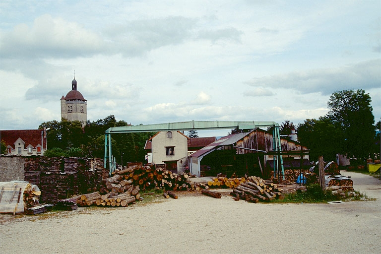 Vue d'ensemble depuis l'ouest. © Laurent Poupard / Région Bourgogne-Franche-Comté, Inventaire du patrimoine - 1992