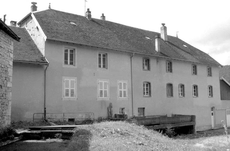 Façade postérieure du premier atelier de fabrication. © Laurent Poupard / Région Bourgogne-Franche-Comté, Inventaire du patrimoine - 1992