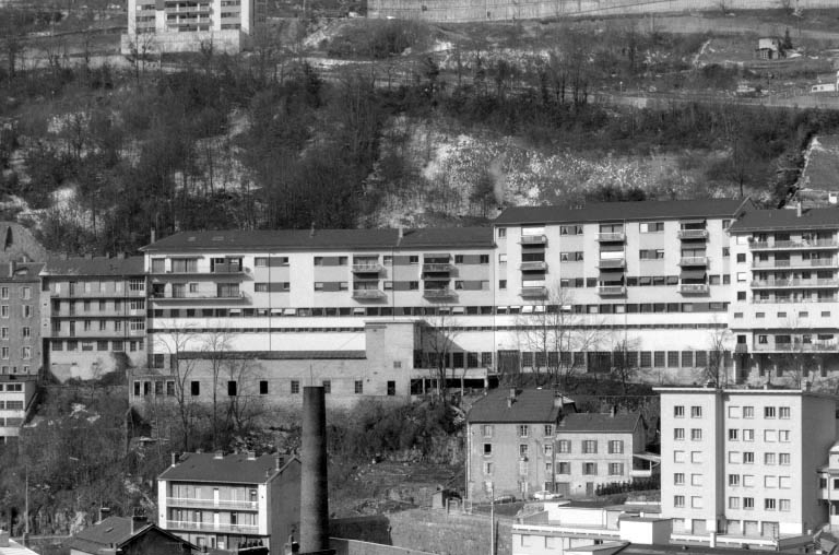 Vue d'ensemble depuis le sud-est. © Laurent Poupard / Région Bourgogne-Franche-Comté, Inventaire du patrimoine - 1992