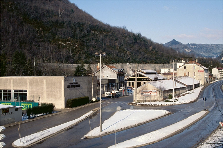 Vue d'ensemble depuis le sud. © Laurent Poupard / Région Bourgogne-Franche-Comté, Inventaire du patrimoine - 1992