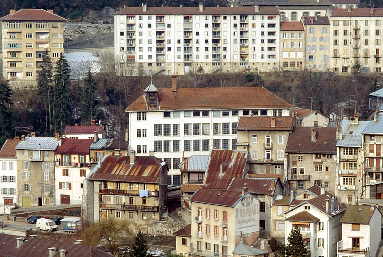 Vue d'ensemble depuis l'est. © Laurent Poupard / Région Bourgogne-Franche-Comté, Inventaire du patrimoine - 1992