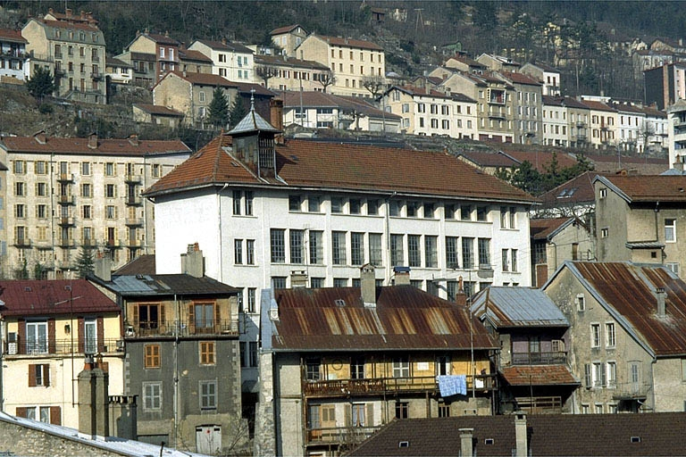Façade antérieure de trois quarts gauche. © Laurent Poupard / Région Bourgogne-Franche-Comté, Inventaire du patrimoine - 1992