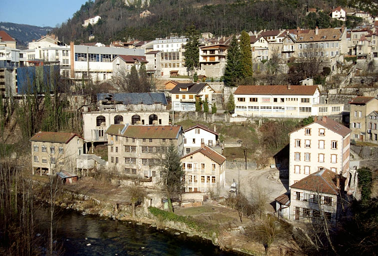 Vue d'ensemble depuis le sud-ouest. © Laurent Poupard / Région Bourgogne-Franche-Comté, Inventaire du patrimoine - 1992