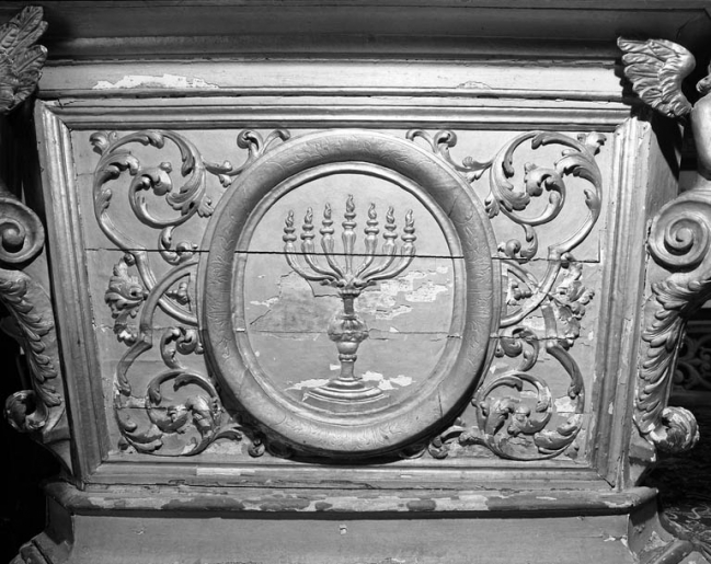 Détail du côté gauche de l'autel. © Yves Sancey / Région Bourgogne-Franche-Comté, Inventaire du patrimoine - 1992