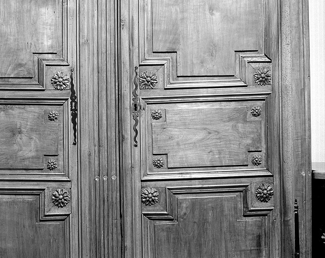 Détail du décor des portes. © Yves Sancey / Région Bourgogne-Franche-Comté, Inventaire du patrimoine - 1992