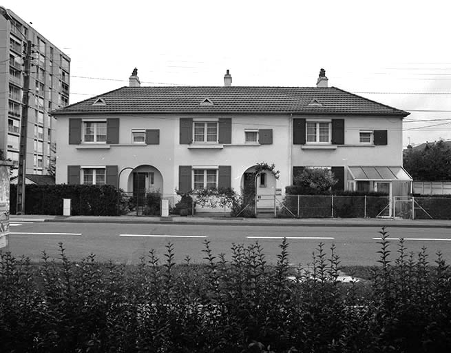 Immeuble de type 3, rue Xavier Marmier. © Yves Sancey / Région Bourgogne-Franche-Comté, Inventaire du patrimoine - 1993