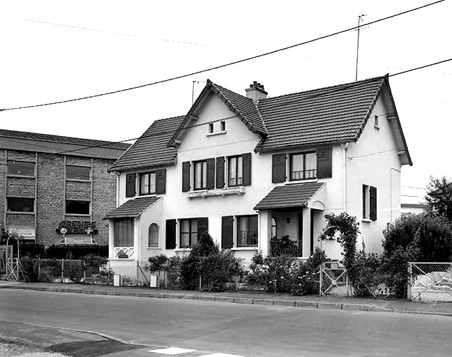 Maison de type 1, 18 et 20 rue du Bougney. © Yves Sancey / Région Bourgogne-Franche-Comté, Inventaire du patrimoine - 1993