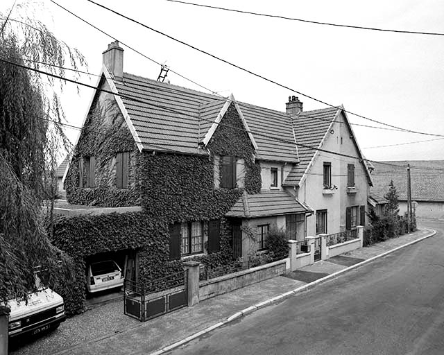 Immeuble de type 2, 19 et 21 rue Commandant Guey. © Yves Sancey / Région Bourgogne-Franche-Comté, Inventaire du patrimoine - 1993