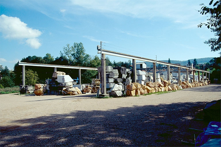 Pont roulant et aire des matières premières, vus de l'ouest. © Yves Sancey / Région Bourgogne-Franche-Comté, Inventaire du patrimoine - 1993