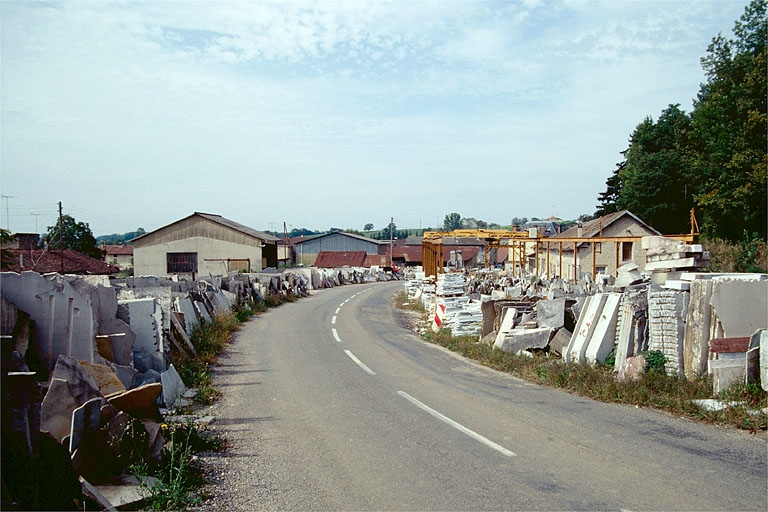 Vue d'ensemble depuis l'est. © Yves Sancey / Région Bourgogne-Franche-Comté, Inventaire du patrimoine - 1993