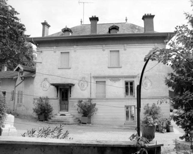 Façade latérale gauche du bureau. © Yves Sancey / Région Bourgogne-Franche-Comté, Inventaire du patrimoine - 1993
