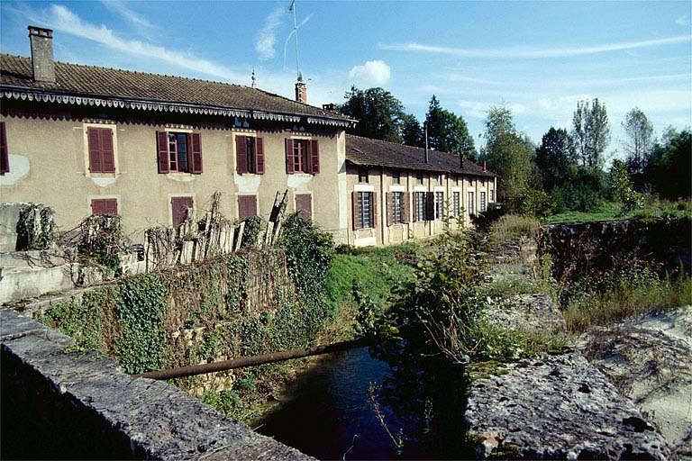 Logement patronal (H) et atelier des marbriers. © Yves Sancey / Région Bourgogne-Franche-Comté, Inventaire du patrimoine - 1993