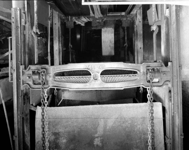 Guide support d'un châssis porte-lames. © Yves Sancey / Région Bourgogne-Franche-Comté, Inventaire du patrimoine - 1993