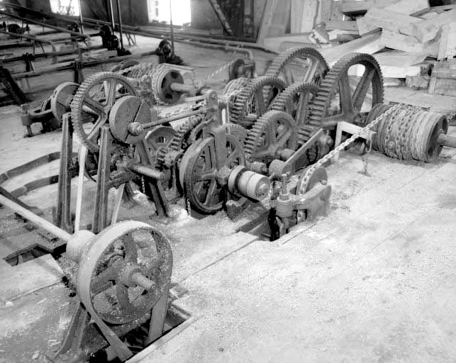 Système de descente à chaînes : détail. © Yves Sancey / Région Bourgogne-Franche-Comté, Inventaire du patrimoine - 1993