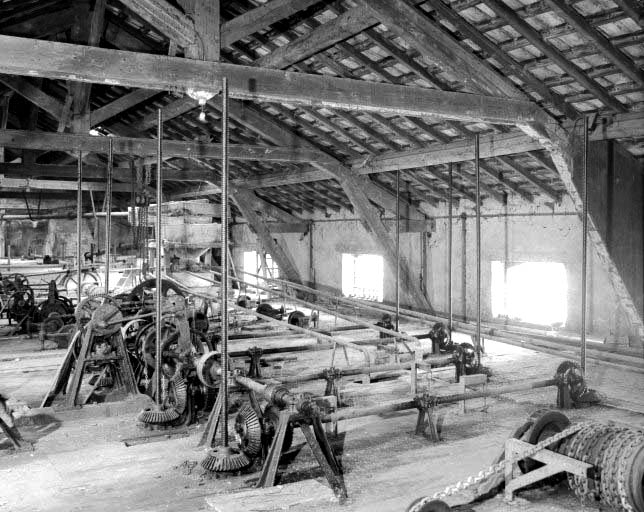 Système de descente à vis (châssis 3 et 4). © Yves Sancey / Région Bourgogne-Franche-Comté, Inventaire du patrimoine - 1993