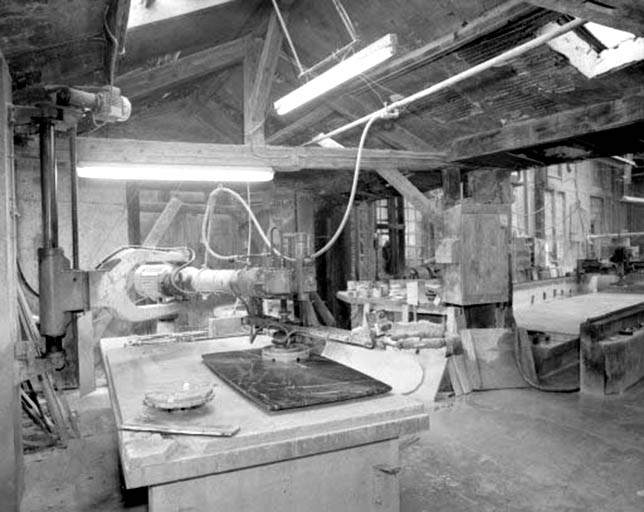 Polissoir prêt à fonctionner. © Yves Sancey / Région Bourgogne-Franche-Comté, Inventaire du patrimoine - 1993