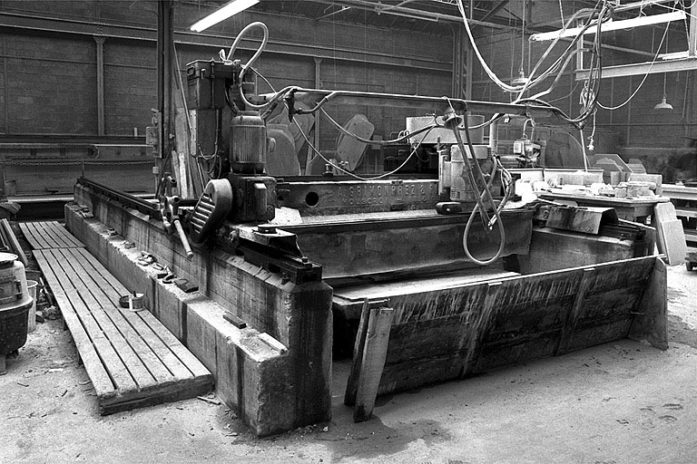 Polissoir est, vu de trois quarts gauche. © Yves Sancey / Région Bourgogne-Franche-Comté, Inventaire du patrimoine - 1993