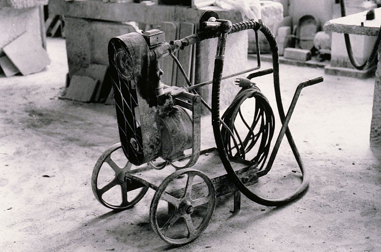 Vue de trois quarts. © Yves  Sancey (reproduction) / Région Bourgogne-Franche-Comté, Inventaire du patrimoine - 1993